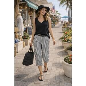 Casual Women's Striped Cropped Pants with Button Detail
